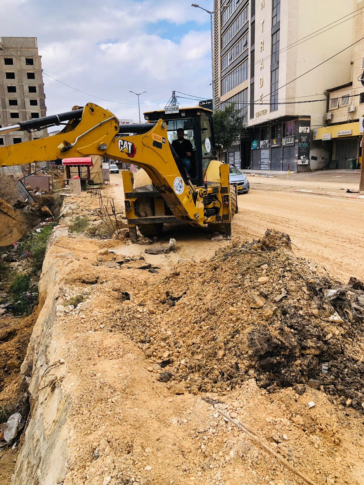 تنظيف عبارات مياه تصريف الامطار 